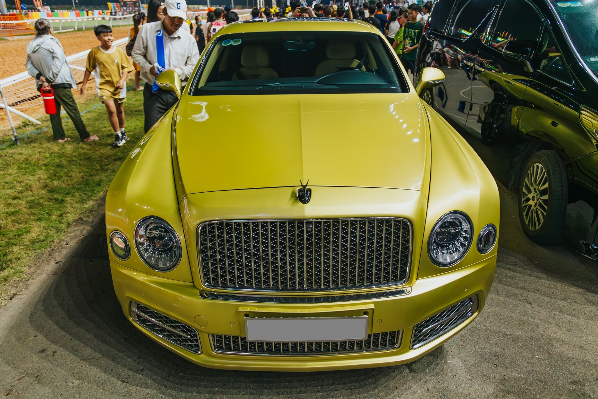 Bentley Mulsanne EWB-2